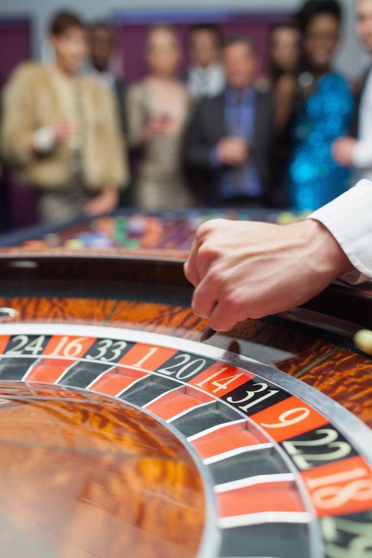 Sweet Bonanza slot game interface with spin controls